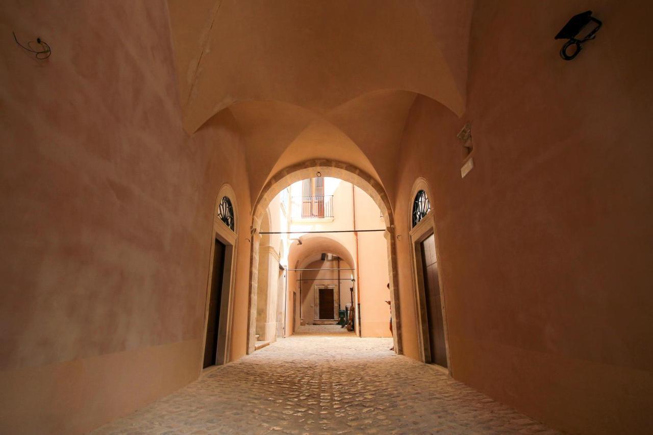 Nel Cuore Dell'Aquila Bnb Exterior photo